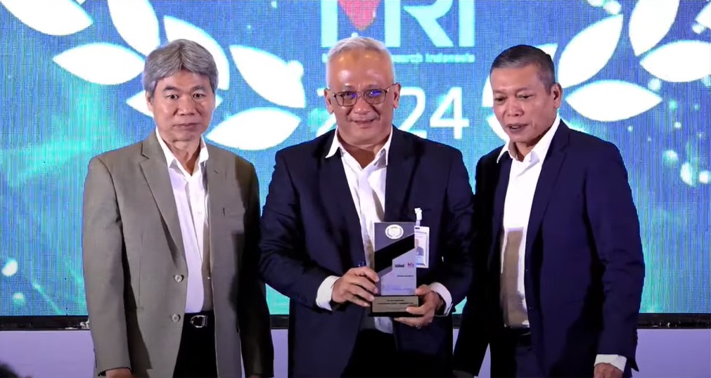 Bank Sumsel Babel won the Award for Best Service in Indonesia Infobank version