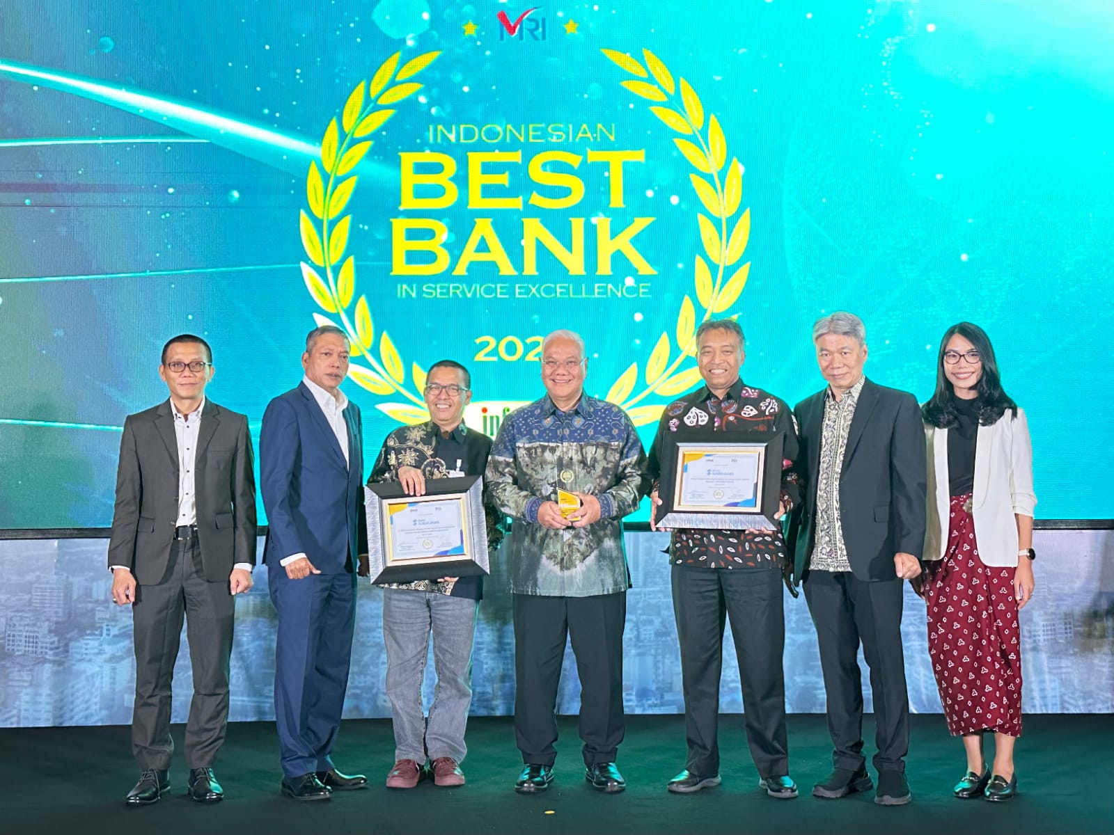 Bank Sumsel Babel Receives Service Award for 10 Consecutive Years from Infobank