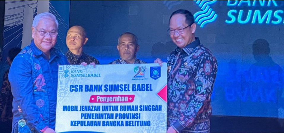Bank Sumsel Babel has donated an ambulance to the Government Liaison Agency of the Bangka Belitung Province